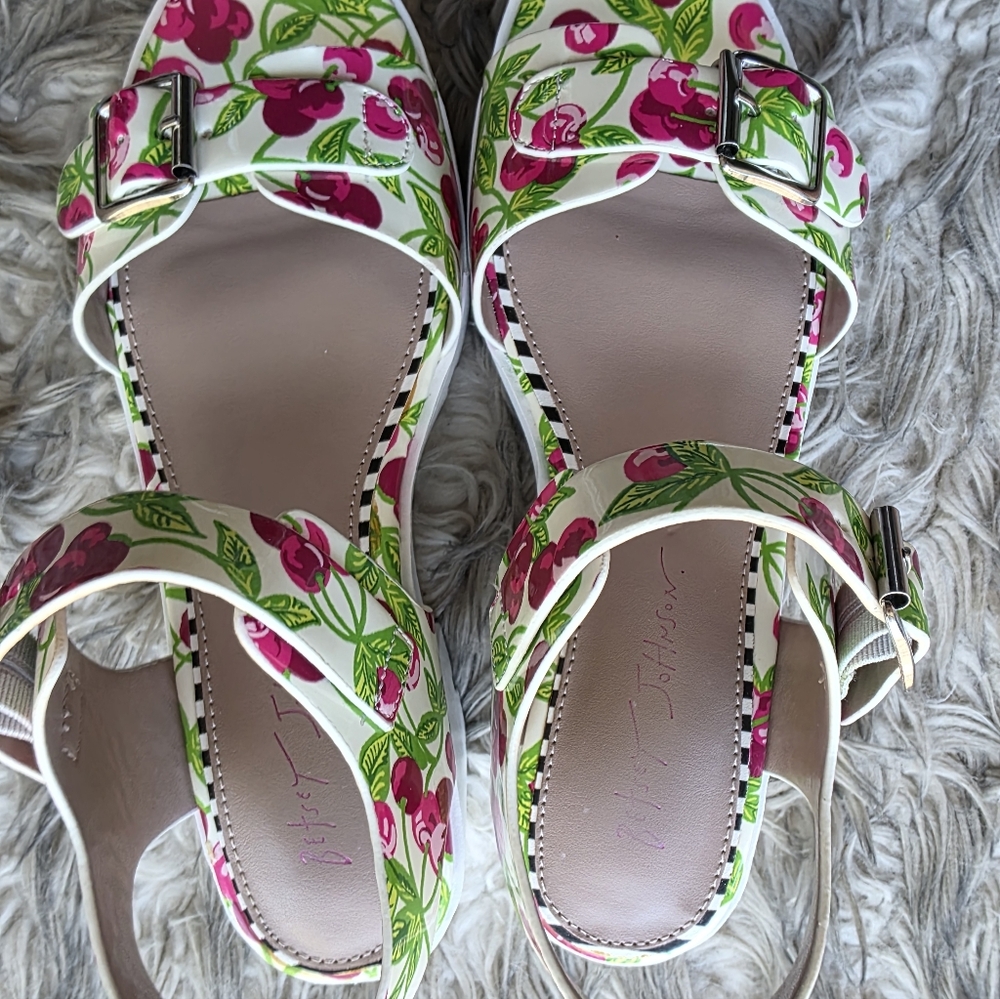 Betsey Johnson Chasse Cherry Print Platform Sandals, Size 8.5 M - Picture 10 of 11